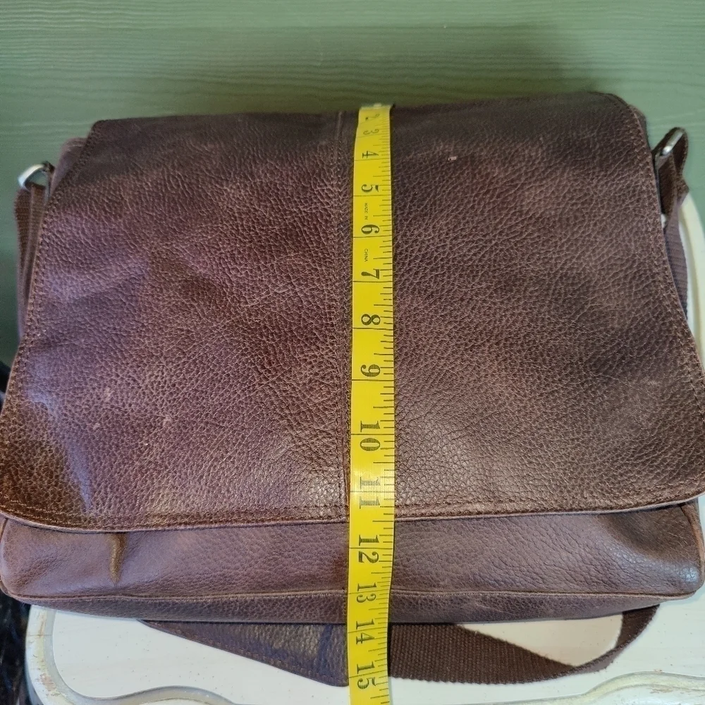 The British Belt Company Antique Cruz Dark Brown Leather Messenger Laptop Bag